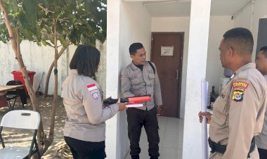 Satbinmas-Polresta-Kupang-Kota-Laksanakan-Patroli-Sambang,-Perkuat-Sinergi-dengan-Satpam-dan-Masyarakat.