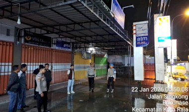 Hujan-Deras-Tak-Surutkan-Langkah,-Polresta-Kupang-Kota-Patroli-Cipta-Kondisi-Hingga-Dini-Hari.