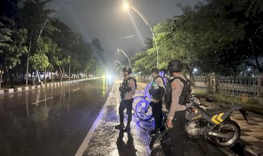 Patroli-Lampu-Biru-di-Dini-Hari,-Satsamapta-Polresta-Kupang-Kota-Cegah-Gangguan-Kamtibmas.