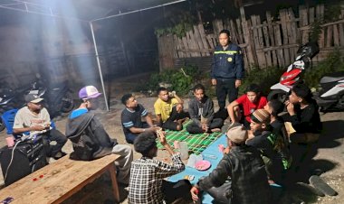 Patroli-Responsif!-Bhabinkamtibmas-Bubarkan-Pesta-Miras-Anak-Muda-di-Belakang-Terminal-Walikota-Kupang