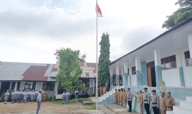 Jadi-Irup-di-SMAN-11-Kota-Kupang,-Kapolsek-Maulafa-Tekankan-Kedisiplinan-dan-Kesiapan-Hadapi-Persaingan-Global.