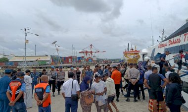 Mudik-Lebaran-2026,-Polsubsektor-Tenau-Pastikan-Arus-Penumpang-Kapal-Aman-dan-Tertib.