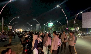 Sub-Satgas-Binmas-Polresta-Kupang-Kota-Ajak-Masyarakat-Tertib-Saat-Konvoi-Malam-Takbiran