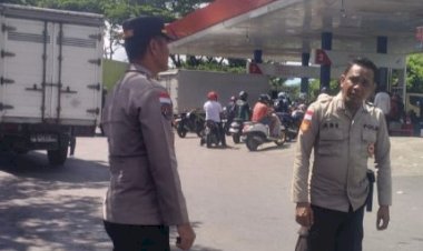 Antisipasi-Antrean-Pengisian-BBM,-Polsek-Maulafa-Amankan-SPBU-Oepura:-Kapolsek-Imbau-Warga-Tak-Panic-Buying.