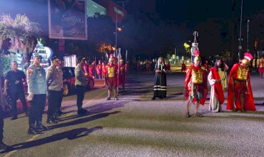 Wakapolda-NTT-Pantau-Langsung-Pengamanan-Jalan-Salib-di-Kota-Kupang,-Kapolresta-Kombes-Djoko:-Wujud-Pelayanan-Polri-untuk-Ibadah-yang-Aman-dan-Khidmat.