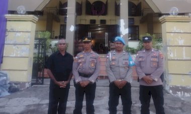 Polsek-Kota-Lama-Amankan-Ibadah-Jumat-Agung-di-22-Gereja,-Kapolresta-Kupang-Kota-Apresiasi-Sinergi-Pengamanan.