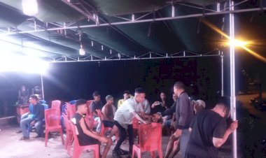 Patroli-Dialogis,-Bhabinkamtibmas-Manulai-II-Tertibkan-Pesta-Warga-yang-Ganggu-Ketertiban-Malam.