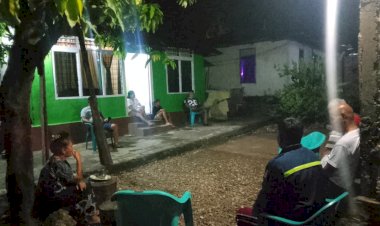Patroli-Dialogis-Bhabinkamtibmas-Namosain,-Bubarkan-Warga-Miras-yang-Meresahkan.