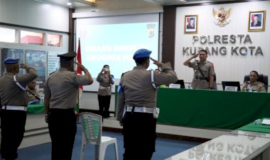 Tegakkan-Disiplin,-Polresta-Kupang-Kota-Gelar-Sidang-Kode-Etik-dan-Disiplin-Terhadap-Empat-Personel.