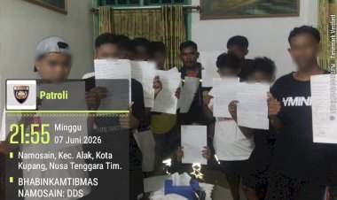 Rusak-Pintu-Kamar-Mandi-SD-Inpres-Osmok,-10-Remaja-Dimediasi-Bhabinkamtibmas-Namosain-dan-Sepakat-Ganti-Rugi.