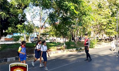 Sat-Samapta-Polresta-Kupang-Kota-Intensifkan-Pengaturan-Lalu-Lintas,-Wujudkan-Kamseltibcar-Lantas-dan-Cegah-Gangguan-Kamtibmas.
