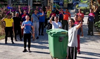 Polsek-Maulafa-Gelar-Bhakti-Religi-Bersihkan-Pura-Agung-Giri-Kertha-Bhuwana-dalam-Rangka-Hari-Bhayangkara-ke-80