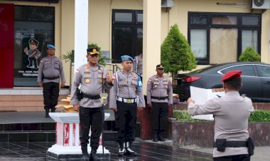 Kapolresta-Kupang-Kota-Tekankan-Disiplin,-Tanggung-Jawab,-dan-Pelayanan-Humanis-Saat-Apel-Jam-Pimpinan.