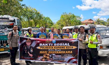 Sentuhan-Humanis-di-Jalanan-Kota-Kupang:-Polresta-Kupang-Kota-Berbagi-Kasih-Jelang-Hari-Bhayangkara-ke-80.