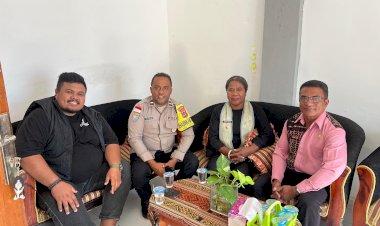 Bhabinkamtibmas-Kuanino-Bersama-Densus-88-Satgaswil-NTT-Gelar-Sosialisasi-Cegah-Terorisme-Digital,-Kapolsek-Kota-Raja-Dukung-Penuh-Upaya-Preventif.