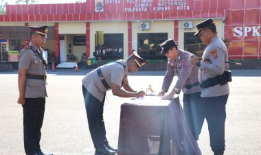 Sertijab-Kapolsek-Maulafa,-Kapolresta-Kupang-Kota-Tekankan-Profesionalisme-dan-Pelayanan-Prima-kepada-Masyarakat.