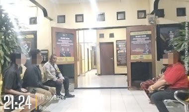 Bhabinkamtibmas-Airnona-Mediasi-Perselisihan-di-Grup-WhatsApp,-Anak-Muda-Sepakat-Berdamai.