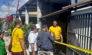 Kebakaran-Hanguskan-Tiga-Rumah-di-BTN-Kolhua,-Polsek-Maulafa-Gerak-Cepat-Bantu-Warga-Padamkan-Api.