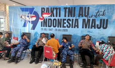 Perkuat-Sinergitas-TNI-POLRI:-Personel-Polsek-Maulafa-Donor-Darah-Sambut-Hari-Bakti-TNI-AU-ke-79-di-Lanud-El-Tari.