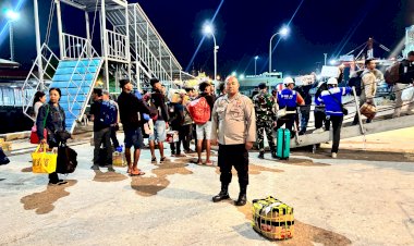 Polsubsektor-Pelabuhan-Tenau-Amankan-Keberangkatan-1.019-Penumpang-KM-Lawit.
