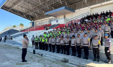 Polresta-Kupang-Kota-Siagakan-Ratusan-Personel,-Amankan-KKR-Gereja-Mawar-Sharon-di-GOR-Oepoi.