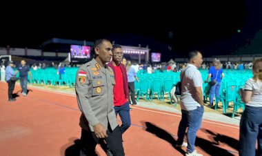 Kapolresta-Kupang-Kota-Pimpin-Langsung-Pengamanan-KKR-Gereja-Mawar-Sharon-di-Stadion-Oepoi
