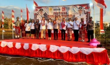 Bhabinkamtibmas-Liliba-Kawal-Festival-Budaya-Timor,-Pastikan-Kegiatan-HUT-ke-81-RI-Berlangsung-Aman.