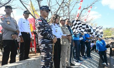 Kapolresta-Kupang-Kota-Hadiri-Lomba-Dayung-Merdeka,-Meriahkan-HUT-ke-81-RI-dan-HUT-Kodaeral-VII.