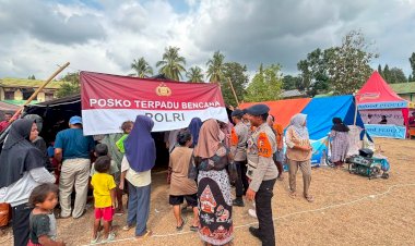 Hari-Ke-6-Pascagempa,-Polri-Terus-Bergerak:-Brimob-dan-Bantuan-Logistik-Konsisten-Dikirim-ke-NTT