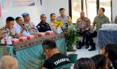 Jumat-Curhat-Polda-NTT,-Warga-Bonipoi-Sampaikan-Aspirasi-dan-Keluhan-Kamtibmas.