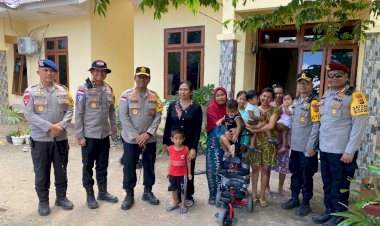 Di-Tengah-Luka-Gempa,-Kapolda-NTT-Hadir-Menguatkan-Keluarga-Besar-Polres-Nagekeo.