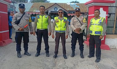 Polsek-Maulafa-Kawal-Gerak-Jalan-Santai-Meriahkan-HUT-ke-81-RI-dan-HUT-ke-30-SMAN-7-Kupang