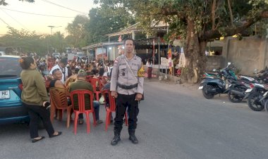 Wujud-Pelayanan-Polri,-Bhabinkamtibmas-Amankan-Rangkaian-Penutupan-Festival-Budaya-Oesapa-Selatan.