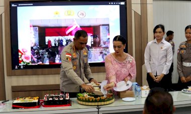 Syukuran-Hari-Jadi-ke-78-Polwan-RI,-Kapolresta-Kupang-Kota-Dorong-Polwan-Semakin-Profesional-dan-Berprestasi.
