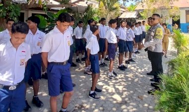 Antisipasi-Tawuran-Pelajar,-Bhabinkamtibmas-Polsek-Maulafa-Sambangi-Sekolah-dan-Lakukan-Pembinaan.