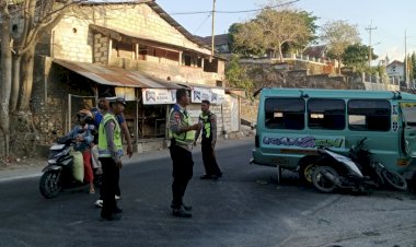 Laka-Lantas-di-Jalan-Yos-Sudarso-Depan-Cafe-Tebing-Tenau,-Petugas-Gerak-Cepat-Amankan-TKP.