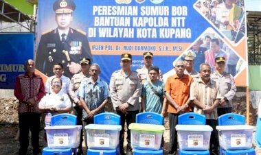 Resmikan-Delapan-Titik-Sumur-Bor,-Kapolda-NTT-Salurkan-Bansos-kepada-Warga-Kelurahan-Belo.