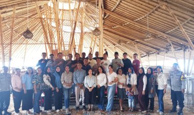 Syukuran-Perpisahan-AKP-I-Ketut-Setiasa,-Penuh-Kehangatan-dan-Kenangan-di-Polsek-Alak.