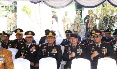 Kapolresta-Kupang-Kota-Hadiri-Upacara-HUT-TNI,-Perkuat-Sinergi-TNI-Polri-di-Kota-Kupang.