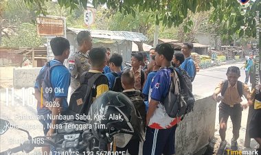 Cegah-Tawuran-Pelajar,-Bhabinkamtibmas-Nunbaun-Sabu-Rangkul-Sekolah-dan-Ajak-Siswa-Pulang,-Wujudkan-Generasi-Muda-yang-Aman.