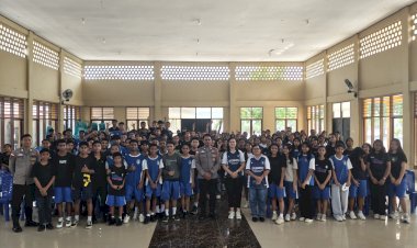 Polresta-Kupang-Kota-Kenalkan-SMA-Kemala-Taruna-Bhayangkara-kepada-Pelajar-SMP-St.-Yoseph