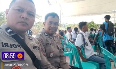 Dukung-Pelestarian-Budaya,-Bhabinkamtibmas-Penkase-Oeleta-Amankan-Lomba-Dies-Natalis-SMA-Negeri-8-Kupang.