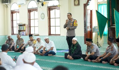 Jumat-Keliling-di-Masjid-Al-Baitul-Qadim,-Kapolresta-Kupang-Kota-Serap-Aspirasi-Jemaah.