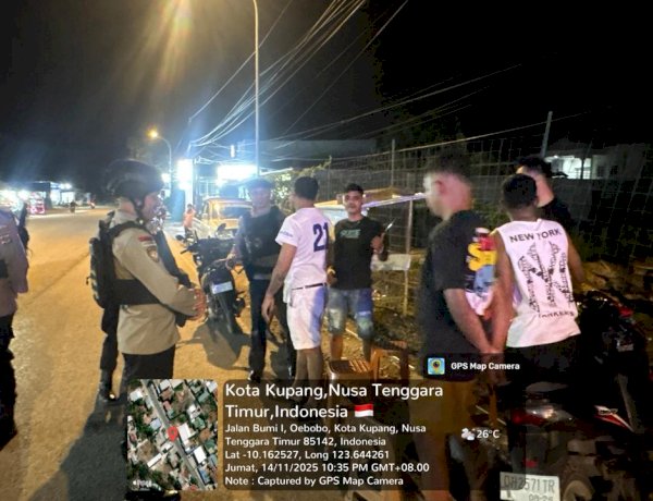 Patroli Lampu Biru Samapta Polresta Kupang Kota di Sejumlah Titik Rawan, Bubarkan Pemuda Konsumsi Miras dan Cegah Potensi Gangguan Kamtibmas.