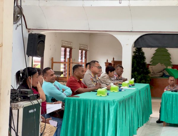 Jumat Curhat di Gereja GMIT Genazaret, Warga Lasiana Sampaikan Aspirasi Langsung kepada Kapolda NTT.