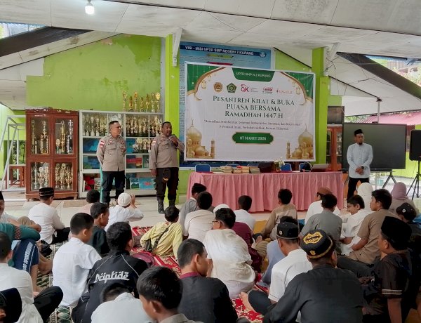 Satbinmas Polresta Berikan Pembinaan Polmas di Pesantren Kilat, Perkuat Karakter Generasi Muda di Bulan Ramadhan.