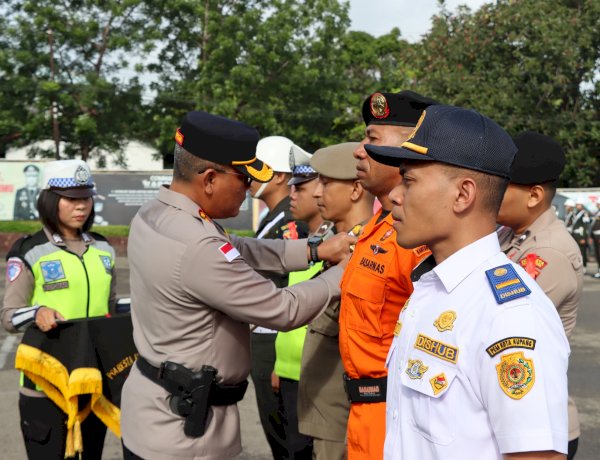 Apel Gelar Pasukan Ops Ketupat 2026, Kapolresta Kupang Kota: Siap Wujudkan Mudik Aman dan Nyaman.