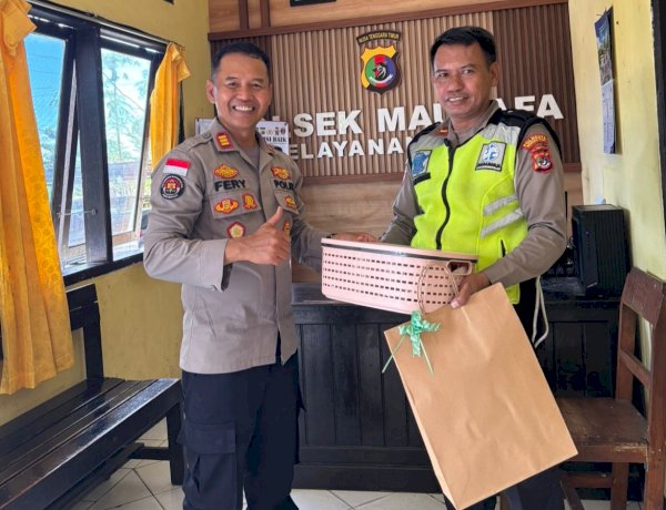 Kapolsek Maulafa Serahkan Paket Lebaran dan Nyepi kepada Personel, Wujud Kebersamaan dan Toleransi.