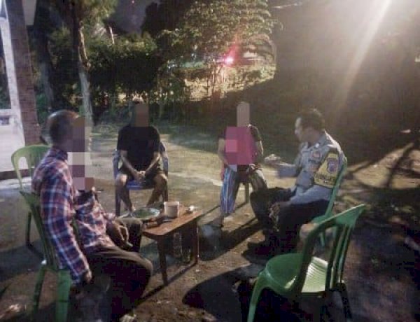 Pemuda Mabuk Resahkan Pedagang Gorengan di Bakunase Satu, Bhabinkamtibmas Turun Tangan.