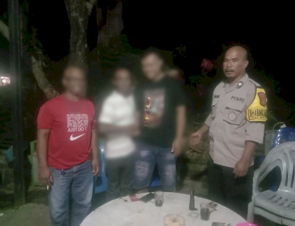 Selesaikan Konflik Lewat Mediasi, Bhabinkamtibmas Batuplat Damaikan Kasus Penganiayaan Akibat Pengaruh Miras.